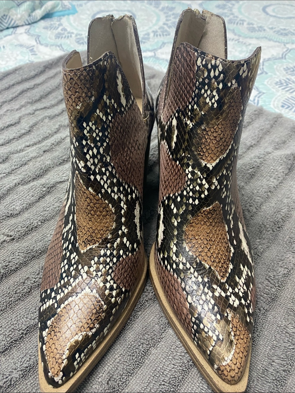 Vincent Camuto ankle boots